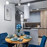 Of The Kings- Szafir Apartman Krakkó